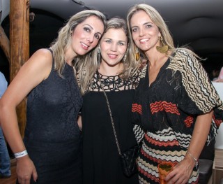 
<a style='margin-left: 5px;' class='btn btn-xs btn-social btn-facebook' href='https://www.facebook.com/sharer/sharer.php?u=https://galeramix.s01.web.getmuller.com.br/imagem/a17/800-800-90/conteudo/site_galerias/17/victor-e-leo-petry-84.jpg' rel='popup' data-width='500' data-height='400'><i class='fa fa-facebook'></i>Compartilhar <span class='hidden-xs'>no Facebook</span>
</a> 
<a class='btn btn-default btn-xs' target='_blank' href='imagem/a17/800-800-90/conteudo/site_galerias/17/victor-e-leo-petry-84.jpg'>
<span class='glyphicon glyphicon-cloud-download'></span> Salvar
</a>
