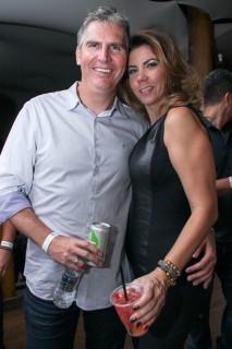 
<a style='margin-left: 5px;' class='btn btn-xs btn-social btn-facebook' href='https://www.facebook.com/sharer/sharer.php?u=https://galeramix.s01.web.getmuller.com.br/imagem/a17/800-800-90/conteudo/site_galerias/17/victor-e-leo-petry-90.jpg' rel='popup' data-width='500' data-height='400'><i class='fa fa-facebook'></i>Compartilhar <span class='hidden-xs'>no Facebook</span>
</a> 
<a class='btn btn-default btn-xs' target='_blank' href='imagem/a17/800-800-90/conteudo/site_galerias/17/victor-e-leo-petry-90.jpg'>
<span class='glyphicon glyphicon-cloud-download'></span> Salvar
</a>
