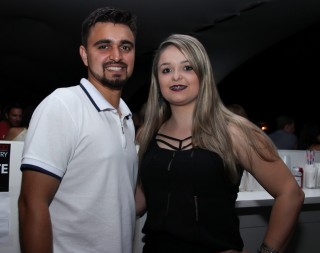 
<a style='margin-left: 5px;' class='btn btn-xs btn-social btn-facebook' href='https://www.facebook.com/sharer/sharer.php?u=https://galeramix.s01.web.getmuller.com.br/imagem/a17/800-800-90/conteudo/site_galerias/17/victor-e-leo-petry-91.jpg' rel='popup' data-width='500' data-height='400'><i class='fa fa-facebook'></i>Compartilhar <span class='hidden-xs'>no Facebook</span>
</a> 
<a class='btn btn-default btn-xs' target='_blank' href='imagem/a17/800-800-90/conteudo/site_galerias/17/victor-e-leo-petry-91.jpg'>
<span class='glyphicon glyphicon-cloud-download'></span> Salvar
</a>
