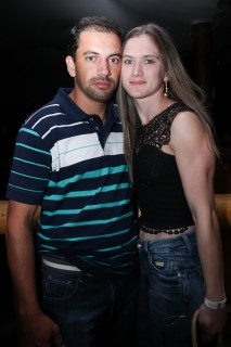 
<a style='margin-left: 5px;' class='btn btn-xs btn-social btn-facebook' href='https://www.facebook.com/sharer/sharer.php?u=https://galeramix.s01.web.getmuller.com.br/imagem/a17/800-800-90/conteudo/site_galerias/17/victor-e-leo-petry-94.jpg' rel='popup' data-width='500' data-height='400'><i class='fa fa-facebook'></i>Compartilhar <span class='hidden-xs'>no Facebook</span>
</a> 
<a class='btn btn-default btn-xs' target='_blank' href='imagem/a17/800-800-90/conteudo/site_galerias/17/victor-e-leo-petry-94.jpg'>
<span class='glyphicon glyphicon-cloud-download'></span> Salvar
</a>
