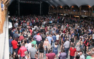 
<a style='margin-left: 5px;' class='btn btn-xs btn-social btn-facebook' href='https://www.facebook.com/sharer/sharer.php?u=https://galeramix.s01.web.getmuller.com.br/imagem/a17/800-800-90/conteudo/site_galerias/17/victor-e-leo-petry-95.jpg' rel='popup' data-width='500' data-height='400'><i class='fa fa-facebook'></i>Compartilhar <span class='hidden-xs'>no Facebook</span>
</a> 
<a class='btn btn-default btn-xs' target='_blank' href='imagem/a17/800-800-90/conteudo/site_galerias/17/victor-e-leo-petry-95.jpg'>
<span class='glyphicon glyphicon-cloud-download'></span> Salvar
</a>
