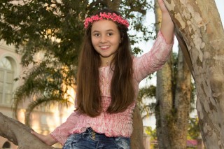 
        <a style='margin-left: 5px;' class='btn btn-xs btn-social btn-facebook' href='https://www.facebook.com/sharer/sharer.php?u=https://galeramix.s01.web.getmuller.com.br/imagem/a20/800-800-90/conteudo/site_galerias/20/duda-19.jpg' rel='popup' data-width='500' data-height='400'><i class='fa fa-facebook'></i>Compartilhar <span class='hidden-xs'>no Facebook</span>
    </a> 
    <a class='btn btn-default btn-xs' target='_blank' href='imagem/a20/800-800-90/conteudo/site_galerias/20/duda-19.jpg'>
        <span class='glyphicon glyphicon-cloud-download'></span> Salvar
    </a>
    