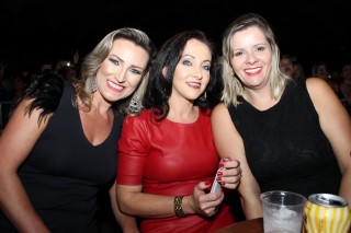 
<a style='margin-left: 5px;' class='btn btn-xs btn-social btn-facebook' href='https://www.facebook.com/sharer/sharer.php?u=https://galeramix.s01.web.getmuller.com.br/imagem/a23/800-800-90/conteudo/site_galerias/23/fernando-e-sorocaba-petry-galera-mix-107.jpg' rel='popup' data-width='500' data-height='400'><i class='fa fa-facebook'></i>Compartilhar <span class='hidden-xs'>no Facebook</span>
</a> 
<a class='btn btn-default btn-xs' target='_blank' href='imagem/a23/800-800-90/conteudo/site_galerias/23/fernando-e-sorocaba-petry-galera-mix-107.jpg'>
<span class='glyphicon glyphicon-cloud-download'></span> Salvar
</a>
