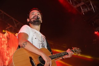 
<a style='margin-left: 5px;' class='btn btn-xs btn-social btn-facebook' href='https://www.facebook.com/sharer/sharer.php?u=https://galeramix.s01.web.getmuller.com.br/imagem/a23/800-800-90/conteudo/site_galerias/23/fernando-e-sorocaba-petry-galera-mix-12.jpg' rel='popup' data-width='500' data-height='400'><i class='fa fa-facebook'></i>Compartilhar <span class='hidden-xs'>no Facebook</span>
</a> 
<a class='btn btn-default btn-xs' target='_blank' href='imagem/a23/800-800-90/conteudo/site_galerias/23/fernando-e-sorocaba-petry-galera-mix-12.jpg'>
<span class='glyphicon glyphicon-cloud-download'></span> Salvar
</a>
