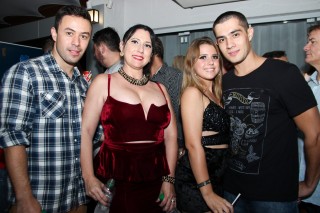 
<a style='margin-left: 5px;' class='btn btn-xs btn-social btn-facebook' href='https://www.facebook.com/sharer/sharer.php?u=https://galeramix.s01.web.getmuller.com.br/imagem/a23/800-800-90/conteudo/site_galerias/23/fernando-e-sorocaba-petry-galera-mix-18.jpg' rel='popup' data-width='500' data-height='400'><i class='fa fa-facebook'></i>Compartilhar <span class='hidden-xs'>no Facebook</span>
</a> 
<a class='btn btn-default btn-xs' target='_blank' href='imagem/a23/800-800-90/conteudo/site_galerias/23/fernando-e-sorocaba-petry-galera-mix-18.jpg'>
<span class='glyphicon glyphicon-cloud-download'></span> Salvar
</a>
