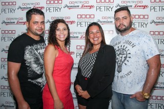 
<a style='margin-left: 5px;' class='btn btn-xs btn-social btn-facebook' href='https://www.facebook.com/sharer/sharer.php?u=https://galeramix.s01.web.getmuller.com.br/imagem/a23/800-800-90/conteudo/site_galerias/23/fernando-e-sorocaba-petry-galera-mix-25.jpg' rel='popup' data-width='500' data-height='400'><i class='fa fa-facebook'></i>Compartilhar <span class='hidden-xs'>no Facebook</span>
</a> 
<a class='btn btn-default btn-xs' target='_blank' href='imagem/a23/800-800-90/conteudo/site_galerias/23/fernando-e-sorocaba-petry-galera-mix-25.jpg'>
<span class='glyphicon glyphicon-cloud-download'></span> Salvar
</a>
