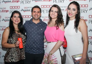 
<a style='margin-left: 5px;' class='btn btn-xs btn-social btn-facebook' href='https://www.facebook.com/sharer/sharer.php?u=https://galeramix.s01.web.getmuller.com.br/imagem/a23/800-800-90/conteudo/site_galerias/23/fernando-e-sorocaba-petry-galera-mix-26.jpg' rel='popup' data-width='500' data-height='400'><i class='fa fa-facebook'></i>Compartilhar <span class='hidden-xs'>no Facebook</span>
</a> 
<a class='btn btn-default btn-xs' target='_blank' href='imagem/a23/800-800-90/conteudo/site_galerias/23/fernando-e-sorocaba-petry-galera-mix-26.jpg'>
<span class='glyphicon glyphicon-cloud-download'></span> Salvar
</a>
