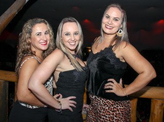 
<a style='margin-left: 5px;' class='btn btn-xs btn-social btn-facebook' href='https://www.facebook.com/sharer/sharer.php?u=https://galeramix.s01.web.getmuller.com.br/imagem/a23/800-800-90/conteudo/site_galerias/23/fernando-e-sorocaba-petry-galera-mix-43.jpg' rel='popup' data-width='500' data-height='400'><i class='fa fa-facebook'></i>Compartilhar <span class='hidden-xs'>no Facebook</span>
</a> 
<a class='btn btn-default btn-xs' target='_blank' href='imagem/a23/800-800-90/conteudo/site_galerias/23/fernando-e-sorocaba-petry-galera-mix-43.jpg'>
<span class='glyphicon glyphicon-cloud-download'></span> Salvar
</a>
