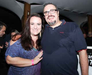 
<a style='margin-left: 5px;' class='btn btn-xs btn-social btn-facebook' href='https://www.facebook.com/sharer/sharer.php?u=https://galeramix.s01.web.getmuller.com.br/imagem/a23/800-800-90/conteudo/site_galerias/23/fernando-e-sorocaba-petry-galera-mix-49.jpg' rel='popup' data-width='500' data-height='400'><i class='fa fa-facebook'></i>Compartilhar <span class='hidden-xs'>no Facebook</span>
</a> 
<a class='btn btn-default btn-xs' target='_blank' href='imagem/a23/800-800-90/conteudo/site_galerias/23/fernando-e-sorocaba-petry-galera-mix-49.jpg'>
<span class='glyphicon glyphicon-cloud-download'></span> Salvar
</a>
