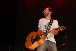 
<a style='margin-left: 5px;' class='btn btn-xs btn-social btn-facebook' href='https://www.facebook.com/sharer/sharer.php?u=https://galeramix.s01.web.getmuller.com.br/imagem/a23/800-800-90/conteudo/site_galerias/23/fernando-e-sorocaba-petry-galera-mix-5.jpg' rel='popup' data-width='500' data-height='400'><i class='fa fa-facebook'></i>Compartilhar <span class='hidden-xs'>no Facebook</span>
</a> 
<a class='btn btn-default btn-xs' target='_blank' href='imagem/a23/800-800-90/conteudo/site_galerias/23/fernando-e-sorocaba-petry-galera-mix-5.jpg'>
<span class='glyphicon glyphicon-cloud-download'></span> Salvar
</a>
