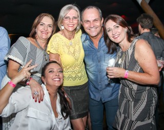 
<a style='margin-left: 5px;' class='btn btn-xs btn-social btn-facebook' href='https://www.facebook.com/sharer/sharer.php?u=https://galeramix.s01.web.getmuller.com.br/imagem/a23/800-800-90/conteudo/site_galerias/23/fernando-e-sorocaba-petry-galera-mix-51.jpg' rel='popup' data-width='500' data-height='400'><i class='fa fa-facebook'></i>Compartilhar <span class='hidden-xs'>no Facebook</span>
</a> 
<a class='btn btn-default btn-xs' target='_blank' href='imagem/a23/800-800-90/conteudo/site_galerias/23/fernando-e-sorocaba-petry-galera-mix-51.jpg'>
<span class='glyphicon glyphicon-cloud-download'></span> Salvar
</a>
