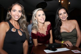 
<a style='margin-left: 5px;' class='btn btn-xs btn-social btn-facebook' href='https://www.facebook.com/sharer/sharer.php?u=https://galeramix.s01.web.getmuller.com.br/imagem/a23/800-800-90/conteudo/site_galerias/23/fernando-e-sorocaba-petry-galera-mix-68.jpg' rel='popup' data-width='500' data-height='400'><i class='fa fa-facebook'></i>Compartilhar <span class='hidden-xs'>no Facebook</span>
</a> 
<a class='btn btn-default btn-xs' target='_blank' href='imagem/a23/800-800-90/conteudo/site_galerias/23/fernando-e-sorocaba-petry-galera-mix-68.jpg'>
<span class='glyphicon glyphicon-cloud-download'></span> Salvar
</a>
