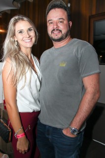 
<a style='margin-left: 5px;' class='btn btn-xs btn-social btn-facebook' href='https://www.facebook.com/sharer/sharer.php?u=https://galeramix.s01.web.getmuller.com.br/imagem/a23/800-800-90/conteudo/site_galerias/23/fernando-e-sorocaba-petry-galera-mix-70.jpg' rel='popup' data-width='500' data-height='400'><i class='fa fa-facebook'></i>Compartilhar <span class='hidden-xs'>no Facebook</span>
</a> 
<a class='btn btn-default btn-xs' target='_blank' href='imagem/a23/800-800-90/conteudo/site_galerias/23/fernando-e-sorocaba-petry-galera-mix-70.jpg'>
<span class='glyphicon glyphicon-cloud-download'></span> Salvar
</a>
