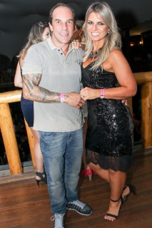 
<a style='margin-left: 5px;' class='btn btn-xs btn-social btn-facebook' href='https://www.facebook.com/sharer/sharer.php?u=https://galeramix.s01.web.getmuller.com.br/imagem/a23/800-800-90/conteudo/site_galerias/23/fernando-e-sorocaba-petry-galera-mix-80.jpg' rel='popup' data-width='500' data-height='400'><i class='fa fa-facebook'></i>Compartilhar <span class='hidden-xs'>no Facebook</span>
</a> 
<a class='btn btn-default btn-xs' target='_blank' href='imagem/a23/800-800-90/conteudo/site_galerias/23/fernando-e-sorocaba-petry-galera-mix-80.jpg'>
<span class='glyphicon glyphicon-cloud-download'></span> Salvar
</a>
