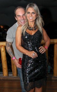 
<a style='margin-left: 5px;' class='btn btn-xs btn-social btn-facebook' href='https://www.facebook.com/sharer/sharer.php?u=https://galeramix.s01.web.getmuller.com.br/imagem/a23/800-800-90/conteudo/site_galerias/23/fernando-e-sorocaba-petry-galera-mix-81.jpg' rel='popup' data-width='500' data-height='400'><i class='fa fa-facebook'></i>Compartilhar <span class='hidden-xs'>no Facebook</span>
</a> 
<a class='btn btn-default btn-xs' target='_blank' href='imagem/a23/800-800-90/conteudo/site_galerias/23/fernando-e-sorocaba-petry-galera-mix-81.jpg'>
<span class='glyphicon glyphicon-cloud-download'></span> Salvar
</a>
