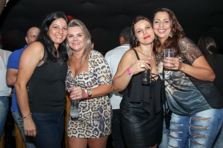 
<a style='margin-left: 5px;' class='btn btn-xs btn-social btn-facebook' href='https://www.facebook.com/sharer/sharer.php?u=https://galeramix.s01.web.getmuller.com.br/imagem/a23/800-800-90/conteudo/site_galerias/23/fernando-e-sorocaba-petry-galera-mix-92.jpg' rel='popup' data-width='500' data-height='400'><i class='fa fa-facebook'></i>Compartilhar <span class='hidden-xs'>no Facebook</span>
</a> 
<a class='btn btn-default btn-xs' target='_blank' href='imagem/a23/800-800-90/conteudo/site_galerias/23/fernando-e-sorocaba-petry-galera-mix-92.jpg'>
<span class='glyphicon glyphicon-cloud-download'></span> Salvar
</a>
