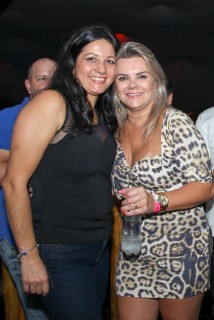 
<a style='margin-left: 5px;' class='btn btn-xs btn-social btn-facebook' href='https://www.facebook.com/sharer/sharer.php?u=https://galeramix.s01.web.getmuller.com.br/imagem/a23/800-800-90/conteudo/site_galerias/23/fernando-e-sorocaba-petry-galera-mix-94.jpg' rel='popup' data-width='500' data-height='400'><i class='fa fa-facebook'></i>Compartilhar <span class='hidden-xs'>no Facebook</span>
</a> 
<a class='btn btn-default btn-xs' target='_blank' href='imagem/a23/800-800-90/conteudo/site_galerias/23/fernando-e-sorocaba-petry-galera-mix-94.jpg'>
<span class='glyphicon glyphicon-cloud-download'></span> Salvar
</a>
