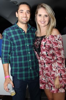 
<a style='margin-left: 5px;' class='btn btn-xs btn-social btn-facebook' href='https://www.facebook.com/sharer/sharer.php?u=https://galeramix.s01.web.getmuller.com.br/imagem/a23/800-800-90/conteudo/site_galerias/23/fernando-e-sorocaba-petry-galera-mix-95.jpg' rel='popup' data-width='500' data-height='400'><i class='fa fa-facebook'></i>Compartilhar <span class='hidden-xs'>no Facebook</span>
</a> 
<a class='btn btn-default btn-xs' target='_blank' href='imagem/a23/800-800-90/conteudo/site_galerias/23/fernando-e-sorocaba-petry-galera-mix-95.jpg'>
<span class='glyphicon glyphicon-cloud-download'></span> Salvar
</a>
