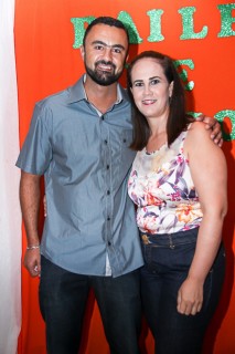 
                <a style='margin-left: 5px;' class='btn btn-xs btn-social btn-facebook' href='https://www.facebook.com/sharer/sharer.php?u=https://galeramix.s01.web.getmuller.com.br/imagem/a24/800-800-90/conteudo/site_galerias/24/img3083.jpg' rel='popup' data-width='500' data-height='400'><i class='fa fa-facebook'></i>Compartilhar <span class='hidden-xs'>no Facebook</span>
            </a> 
            <a class='btn btn-default btn-xs' target='_blank' href='imagem/a24/800-800-90/conteudo/site_galerias/24/img3083.jpg'>
                <span class='glyphicon glyphicon-cloud-download'></span> Salvar
            </a>
            