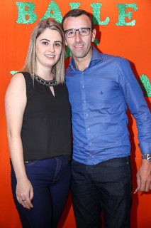 
        <a style='margin-left: 5px;' class='btn btn-xs btn-social btn-facebook' href='https://www.facebook.com/sharer/sharer.php?u=https://galeramix.s01.web.getmuller.com.br/imagem/a24/800-800-90/conteudo/site_galerias/24/img3085.jpg' rel='popup' data-width='500' data-height='400'><i class='fa fa-facebook'></i>Compartilhar <span class='hidden-xs'>no Facebook</span>
    </a> 
    <a class='btn btn-default btn-xs' target='_blank' href='imagem/a24/800-800-90/conteudo/site_galerias/24/img3085.jpg'>
        <span class='glyphicon glyphicon-cloud-download'></span> Salvar
    </a>
    