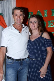 
<a style='margin-left: 5px;' class='btn btn-xs btn-social btn-facebook' href='https://www.facebook.com/sharer/sharer.php?u=https://galeramix.s01.web.getmuller.com.br/imagem/a24/800-800-90/conteudo/site_galerias/24/img3126.jpg' rel='popup' data-width='500' data-height='400'><i class='fa fa-facebook'></i>Compartilhar <span class='hidden-xs'>no Facebook</span>
</a> 
<a class='btn btn-default btn-xs' target='_blank' href='imagem/a24/800-800-90/conteudo/site_galerias/24/img3126.jpg'>
<span class='glyphicon glyphicon-cloud-download'></span> Salvar
</a>
