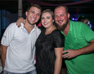 
<a style='margin-left: 5px;' class='btn btn-xs btn-social btn-facebook' href='https://www.facebook.com/sharer/sharer.php?u=https://galeramix.s01.web.getmuller.com.br/imagem/a24/800-800-90/conteudo/site_galerias/24/img3198.jpg' rel='popup' data-width='500' data-height='400'><i class='fa fa-facebook'></i>Compartilhar <span class='hidden-xs'>no Facebook</span>
</a> 
<a class='btn btn-default btn-xs' target='_blank' href='imagem/a24/800-800-90/conteudo/site_galerias/24/img3198.jpg'>
<span class='glyphicon glyphicon-cloud-download'></span> Salvar
</a>
