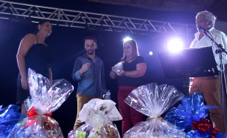 
<a style='margin-left: 5px;' class='btn btn-xs btn-social btn-facebook' href='https://www.facebook.com/sharer/sharer.php?u=https://galeramix.s01.web.getmuller.com.br/imagem/a24/800-800-90/conteudo/site_galerias/24/img3256.jpg' rel='popup' data-width='500' data-height='400'><i class='fa fa-facebook'></i>Compartilhar <span class='hidden-xs'>no Facebook</span>
</a> 
<a class='btn btn-default btn-xs' target='_blank' href='imagem/a24/800-800-90/conteudo/site_galerias/24/img3256.jpg'>
<span class='glyphicon glyphicon-cloud-download'></span> Salvar
</a>
