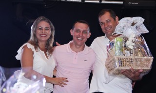 
<a style='margin-left: 5px;' class='btn btn-xs btn-social btn-facebook' href='https://www.facebook.com/sharer/sharer.php?u=https://galeramix.s01.web.getmuller.com.br/imagem/a24/800-800-90/conteudo/site_galerias/24/img3260.jpg' rel='popup' data-width='500' data-height='400'><i class='fa fa-facebook'></i>Compartilhar <span class='hidden-xs'>no Facebook</span>
</a> 
<a class='btn btn-default btn-xs' target='_blank' href='imagem/a24/800-800-90/conteudo/site_galerias/24/img3260.jpg'>
<span class='glyphicon glyphicon-cloud-download'></span> Salvar
</a>
