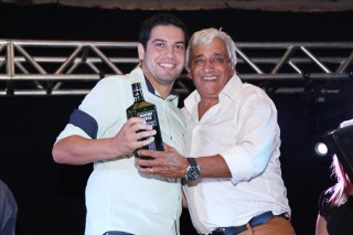 
<a style='margin-left: 5px;' class='btn btn-xs btn-social btn-facebook' href='https://www.facebook.com/sharer/sharer.php?u=https://galeramix.s01.web.getmuller.com.br/imagem/a24/800-800-90/conteudo/site_galerias/24/img3267.jpg' rel='popup' data-width='500' data-height='400'><i class='fa fa-facebook'></i>Compartilhar <span class='hidden-xs'>no Facebook</span>
</a> 
<a class='btn btn-default btn-xs' target='_blank' href='imagem/a24/800-800-90/conteudo/site_galerias/24/img3267.jpg'>
<span class='glyphicon glyphicon-cloud-download'></span> Salvar
</a>
