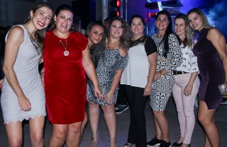 
<a style='margin-left: 5px;' class='btn btn-xs btn-social btn-facebook' href='https://www.facebook.com/sharer/sharer.php?u=https://galeramix.s01.web.getmuller.com.br/imagem/a24/800-800-90/conteudo/site_galerias/24/img3269.jpg' rel='popup' data-width='500' data-height='400'><i class='fa fa-facebook'></i>Compartilhar <span class='hidden-xs'>no Facebook</span>
</a> 
<a class='btn btn-default btn-xs' target='_blank' href='imagem/a24/800-800-90/conteudo/site_galerias/24/img3269.jpg'>
<span class='glyphicon glyphicon-cloud-download'></span> Salvar
</a>
