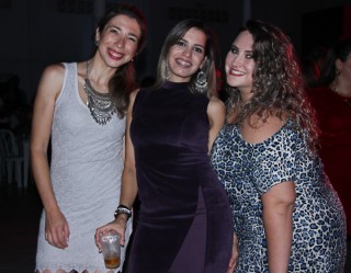 
<a style='margin-left: 5px;' class='btn btn-xs btn-social btn-facebook' href='https://www.facebook.com/sharer/sharer.php?u=https://galeramix.s01.web.getmuller.com.br/imagem/a24/800-800-90/conteudo/site_galerias/24/img3270.jpg' rel='popup' data-width='500' data-height='400'><i class='fa fa-facebook'></i>Compartilhar <span class='hidden-xs'>no Facebook</span>
</a> 
<a class='btn btn-default btn-xs' target='_blank' href='imagem/a24/800-800-90/conteudo/site_galerias/24/img3270.jpg'>
<span class='glyphicon glyphicon-cloud-download'></span> Salvar
</a>
