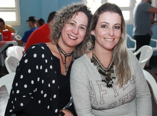 
                        <a style='margin-left: 5px;' class='btn btn-xs btn-social btn-facebook' href='https://www.facebook.com/sharer/sharer.php?u=https://galeramix.s01.web.getmuller.com.br/imagem/a29/800-800-90/conteudo/site_galerias/29/img4078.jpg' rel='popup' data-width='500' data-height='400'><i class='fa fa-facebook'></i>Compartilhar <span class='hidden-xs'>no Facebook</span>
                    </a> 
                    <a class='btn btn-default btn-xs' target='_blank' href='imagem/a29/800-800-90/conteudo/site_galerias/29/img4078.jpg'>
                        <span class='glyphicon glyphicon-cloud-download'></span> Salvar
                    </a>
                    