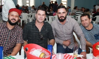 
                <a style='margin-left: 5px;' class='btn btn-xs btn-social btn-facebook' href='https://www.facebook.com/sharer/sharer.php?u=https://galeramix.s01.web.getmuller.com.br/imagem/a29/800-800-90/conteudo/site_galerias/29/img4080.jpg' rel='popup' data-width='500' data-height='400'><i class='fa fa-facebook'></i>Compartilhar <span class='hidden-xs'>no Facebook</span>
            </a> 
            <a class='btn btn-default btn-xs' target='_blank' href='imagem/a29/800-800-90/conteudo/site_galerias/29/img4080.jpg'>
                <span class='glyphicon glyphicon-cloud-download'></span> Salvar
            </a>
            