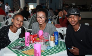 
<a style='margin-left: 5px;' class='btn btn-xs btn-social btn-facebook' href='https://www.facebook.com/sharer/sharer.php?u=https://galeramix.s01.web.getmuller.com.br/imagem/a29/800-800-90/conteudo/site_galerias/29/img4093.jpg' rel='popup' data-width='500' data-height='400'><i class='fa fa-facebook'></i>Compartilhar <span class='hidden-xs'>no Facebook</span>
</a> 
<a class='btn btn-default btn-xs' target='_blank' href='imagem/a29/800-800-90/conteudo/site_galerias/29/img4093.jpg'>
<span class='glyphicon glyphicon-cloud-download'></span> Salvar
</a>
