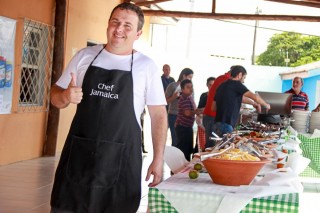 
<a style='margin-left: 5px;' class='btn btn-xs btn-social btn-facebook' href='https://www.facebook.com/sharer/sharer.php?u=https://galeramix.s01.web.getmuller.com.br/imagem/a29/800-800-90/conteudo/site_galerias/29/img4122.jpg' rel='popup' data-width='500' data-height='400'><i class='fa fa-facebook'></i>Compartilhar <span class='hidden-xs'>no Facebook</span>
</a> 
<a class='btn btn-default btn-xs' target='_blank' href='imagem/a29/800-800-90/conteudo/site_galerias/29/img4122.jpg'>
<span class='glyphicon glyphicon-cloud-download'></span> Salvar
</a>
