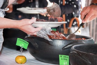 
<a style='margin-left: 5px;' class='btn btn-xs btn-social btn-facebook' href='https://www.facebook.com/sharer/sharer.php?u=https://galeramix.s01.web.getmuller.com.br/imagem/a29/800-800-90/conteudo/site_galerias/29/img4129.jpg' rel='popup' data-width='500' data-height='400'><i class='fa fa-facebook'></i>Compartilhar <span class='hidden-xs'>no Facebook</span>
</a> 
<a class='btn btn-default btn-xs' target='_blank' href='imagem/a29/800-800-90/conteudo/site_galerias/29/img4129.jpg'>
<span class='glyphicon glyphicon-cloud-download'></span> Salvar
</a>
