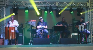 
<a style='margin-left: 5px;' class='btn btn-xs btn-social btn-facebook' href='https://www.facebook.com/sharer/sharer.php?u=https://galeramix.s01.web.getmuller.com.br/imagem/a29/800-800-90/conteudo/site_galerias/29/img4160.jpg' rel='popup' data-width='500' data-height='400'><i class='fa fa-facebook'></i>Compartilhar <span class='hidden-xs'>no Facebook</span>
</a> 
<a class='btn btn-default btn-xs' target='_blank' href='imagem/a29/800-800-90/conteudo/site_galerias/29/img4160.jpg'>
<span class='glyphicon glyphicon-cloud-download'></span> Salvar
</a>
