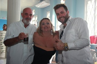 
<a style='margin-left: 5px;' class='btn btn-xs btn-social btn-facebook' href='https://www.facebook.com/sharer/sharer.php?u=https://galeramix.s01.web.getmuller.com.br/imagem/a29/800-800-90/conteudo/site_galerias/29/img4168.jpg' rel='popup' data-width='500' data-height='400'><i class='fa fa-facebook'></i>Compartilhar <span class='hidden-xs'>no Facebook</span>
</a> 
<a class='btn btn-default btn-xs' target='_blank' href='imagem/a29/800-800-90/conteudo/site_galerias/29/img4168.jpg'>
<span class='glyphicon glyphicon-cloud-download'></span> Salvar
</a>
