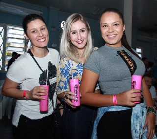 
<a style='margin-left: 5px;' class='btn btn-xs btn-social btn-facebook' href='https://www.facebook.com/sharer/sharer.php?u=https://galeramix.s01.web.getmuller.com.br/imagem/a29/800-800-90/conteudo/site_galerias/29/img4173.jpg' rel='popup' data-width='500' data-height='400'><i class='fa fa-facebook'></i>Compartilhar <span class='hidden-xs'>no Facebook</span>
</a> 
<a class='btn btn-default btn-xs' target='_blank' href='imagem/a29/800-800-90/conteudo/site_galerias/29/img4173.jpg'>
<span class='glyphicon glyphicon-cloud-download'></span> Salvar
</a>
