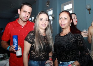 
<a style='margin-left: 5px;' class='btn btn-xs btn-social btn-facebook' href='https://www.facebook.com/sharer/sharer.php?u=https://galeramix.s01.web.getmuller.com.br/imagem/a29/800-800-90/conteudo/site_galerias/29/img4181.jpg' rel='popup' data-width='500' data-height='400'><i class='fa fa-facebook'></i>Compartilhar <span class='hidden-xs'>no Facebook</span>
</a> 
<a class='btn btn-default btn-xs' target='_blank' href='imagem/a29/800-800-90/conteudo/site_galerias/29/img4181.jpg'>
<span class='glyphicon glyphicon-cloud-download'></span> Salvar
</a>
