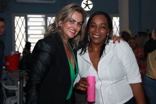 
<a style='margin-left: 5px;' class='btn btn-xs btn-social btn-facebook' href='https://www.facebook.com/sharer/sharer.php?u=https://galeramix.s01.web.getmuller.com.br/imagem/a29/800-800-90/conteudo/site_galerias/29/img4191.jpg' rel='popup' data-width='500' data-height='400'><i class='fa fa-facebook'></i>Compartilhar <span class='hidden-xs'>no Facebook</span>
</a> 
<a class='btn btn-default btn-xs' target='_blank' href='imagem/a29/800-800-90/conteudo/site_galerias/29/img4191.jpg'>
<span class='glyphicon glyphicon-cloud-download'></span> Salvar
</a>
