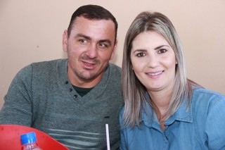 
<a style='margin-left: 5px;' class='btn btn-xs btn-social btn-facebook' href='https://www.facebook.com/sharer/sharer.php?u=https://galeramix.s01.web.getmuller.com.br/imagem/a29/800-800-90/conteudo/site_galerias/29/img4195.jpg' rel='popup' data-width='500' data-height='400'><i class='fa fa-facebook'></i>Compartilhar <span class='hidden-xs'>no Facebook</span>
</a> 
<a class='btn btn-default btn-xs' target='_blank' href='imagem/a29/800-800-90/conteudo/site_galerias/29/img4195.jpg'>
<span class='glyphicon glyphicon-cloud-download'></span> Salvar
</a>
