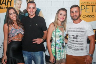 
                                    <a style='margin-left: 5px;' class='btn btn-xs btn-social btn-facebook' href='https://www.facebook.com/sharer/sharer.php?u=https://galeramix.s01.web.getmuller.com.br/imagem/a3/800-800-90/conteudo/site_galerias/3/petry-galera-mix-mairara-e-maraisa-10.jpg' rel='popup' data-width='500' data-height='400'><i class='fa fa-facebook'></i>Compartilhar <span class='hidden-xs'>no Facebook</span>
                                </a> 
                                <a class='btn btn-default btn-xs' target='_blank' href='imagem/a3/800-800-90/conteudo/site_galerias/3/petry-galera-mix-mairara-e-maraisa-10.jpg'>
                                    <span class='glyphicon glyphicon-cloud-download'></span> Salvar
                                </a>
                                