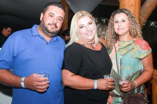 
                            <a style='margin-left: 5px;' class='btn btn-xs btn-social btn-facebook' href='https://www.facebook.com/sharer/sharer.php?u=https://galeramix.s01.web.getmuller.com.br/imagem/a3/800-800-90/conteudo/site_galerias/3/petry-galera-mix-mairara-e-maraisa-101.jpg' rel='popup' data-width='500' data-height='400'><i class='fa fa-facebook'></i>Compartilhar <span class='hidden-xs'>no Facebook</span>
                        </a> 
                        <a class='btn btn-default btn-xs' target='_blank' href='imagem/a3/800-800-90/conteudo/site_galerias/3/petry-galera-mix-mairara-e-maraisa-101.jpg'>
                            <span class='glyphicon glyphicon-cloud-download'></span> Salvar
                        </a>
                        