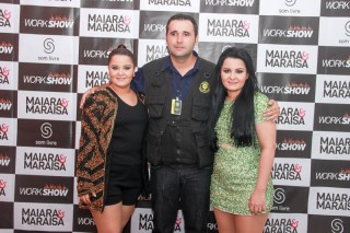 
<a style='margin-left: 5px;' class='btn btn-xs btn-social btn-facebook' href='https://www.facebook.com/sharer/sharer.php?u=https://galeramix.s01.web.getmuller.com.br/imagem/a3/800-800-90/conteudo/site_galerias/3/petry-galera-mix-mairara-e-maraisa-108.jpg' rel='popup' data-width='500' data-height='400'><i class='fa fa-facebook'></i>Compartilhar <span class='hidden-xs'>no Facebook</span>
</a> 
<a class='btn btn-default btn-xs' target='_blank' href='imagem/a3/800-800-90/conteudo/site_galerias/3/petry-galera-mix-mairara-e-maraisa-108.jpg'>
<span class='glyphicon glyphicon-cloud-download'></span> Salvar
</a>
