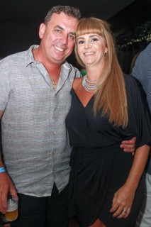 
<a style='margin-left: 5px;' class='btn btn-xs btn-social btn-facebook' href='https://www.facebook.com/sharer/sharer.php?u=https://galeramix.s01.web.getmuller.com.br/imagem/a3/800-800-90/conteudo/site_galerias/3/petry-galera-mix-mairara-e-maraisa-120.jpg' rel='popup' data-width='500' data-height='400'><i class='fa fa-facebook'></i>Compartilhar <span class='hidden-xs'>no Facebook</span>
</a> 
<a class='btn btn-default btn-xs' target='_blank' href='imagem/a3/800-800-90/conteudo/site_galerias/3/petry-galera-mix-mairara-e-maraisa-120.jpg'>
<span class='glyphicon glyphicon-cloud-download'></span> Salvar
</a>
