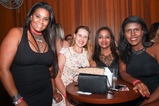 
<a style='margin-left: 5px;' class='btn btn-xs btn-social btn-facebook' href='https://www.facebook.com/sharer/sharer.php?u=https://galeramix.s01.web.getmuller.com.br/imagem/a3/800-800-90/conteudo/site_galerias/3/petry-galera-mix-mairara-e-maraisa-133.jpg' rel='popup' data-width='500' data-height='400'><i class='fa fa-facebook'></i>Compartilhar <span class='hidden-xs'>no Facebook</span>
</a> 
<a class='btn btn-default btn-xs' target='_blank' href='imagem/a3/800-800-90/conteudo/site_galerias/3/petry-galera-mix-mairara-e-maraisa-133.jpg'>
<span class='glyphicon glyphicon-cloud-download'></span> Salvar
</a>
