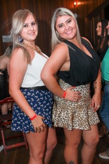 
<a style='margin-left: 5px;' class='btn btn-xs btn-social btn-facebook' href='https://www.facebook.com/sharer/sharer.php?u=https://galeramix.s01.web.getmuller.com.br/imagem/a3/800-800-90/conteudo/site_galerias/3/petry-galera-mix-mairara-e-maraisa-138.jpg' rel='popup' data-width='500' data-height='400'><i class='fa fa-facebook'></i>Compartilhar <span class='hidden-xs'>no Facebook</span>
</a> 
<a class='btn btn-default btn-xs' target='_blank' href='imagem/a3/800-800-90/conteudo/site_galerias/3/petry-galera-mix-mairara-e-maraisa-138.jpg'>
<span class='glyphicon glyphicon-cloud-download'></span> Salvar
</a>
