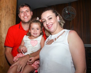 
<a style='margin-left: 5px;' class='btn btn-xs btn-social btn-facebook' href='https://www.facebook.com/sharer/sharer.php?u=https://galeramix.s01.web.getmuller.com.br/imagem/a3/800-800-90/conteudo/site_galerias/3/petry-galera-mix-mairara-e-maraisa-152.jpg' rel='popup' data-width='500' data-height='400'><i class='fa fa-facebook'></i>Compartilhar <span class='hidden-xs'>no Facebook</span>
</a> 
<a class='btn btn-default btn-xs' target='_blank' href='imagem/a3/800-800-90/conteudo/site_galerias/3/petry-galera-mix-mairara-e-maraisa-152.jpg'>
<span class='glyphicon glyphicon-cloud-download'></span> Salvar
</a>
