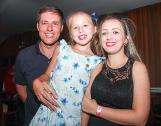 
<a style='margin-left: 5px;' class='btn btn-xs btn-social btn-facebook' href='https://www.facebook.com/sharer/sharer.php?u=https://galeramix.s01.web.getmuller.com.br/imagem/a3/800-800-90/conteudo/site_galerias/3/petry-galera-mix-mairara-e-maraisa-153.jpg' rel='popup' data-width='500' data-height='400'><i class='fa fa-facebook'></i>Compartilhar <span class='hidden-xs'>no Facebook</span>
</a> 
<a class='btn btn-default btn-xs' target='_blank' href='imagem/a3/800-800-90/conteudo/site_galerias/3/petry-galera-mix-mairara-e-maraisa-153.jpg'>
<span class='glyphicon glyphicon-cloud-download'></span> Salvar
</a>
